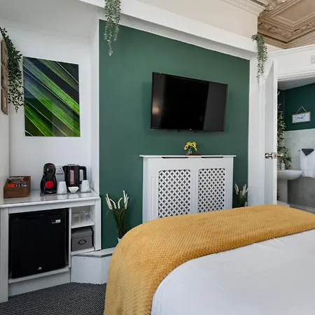 Glenholme Guest house *